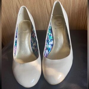 G by Guess nude heels size 6.5 -7